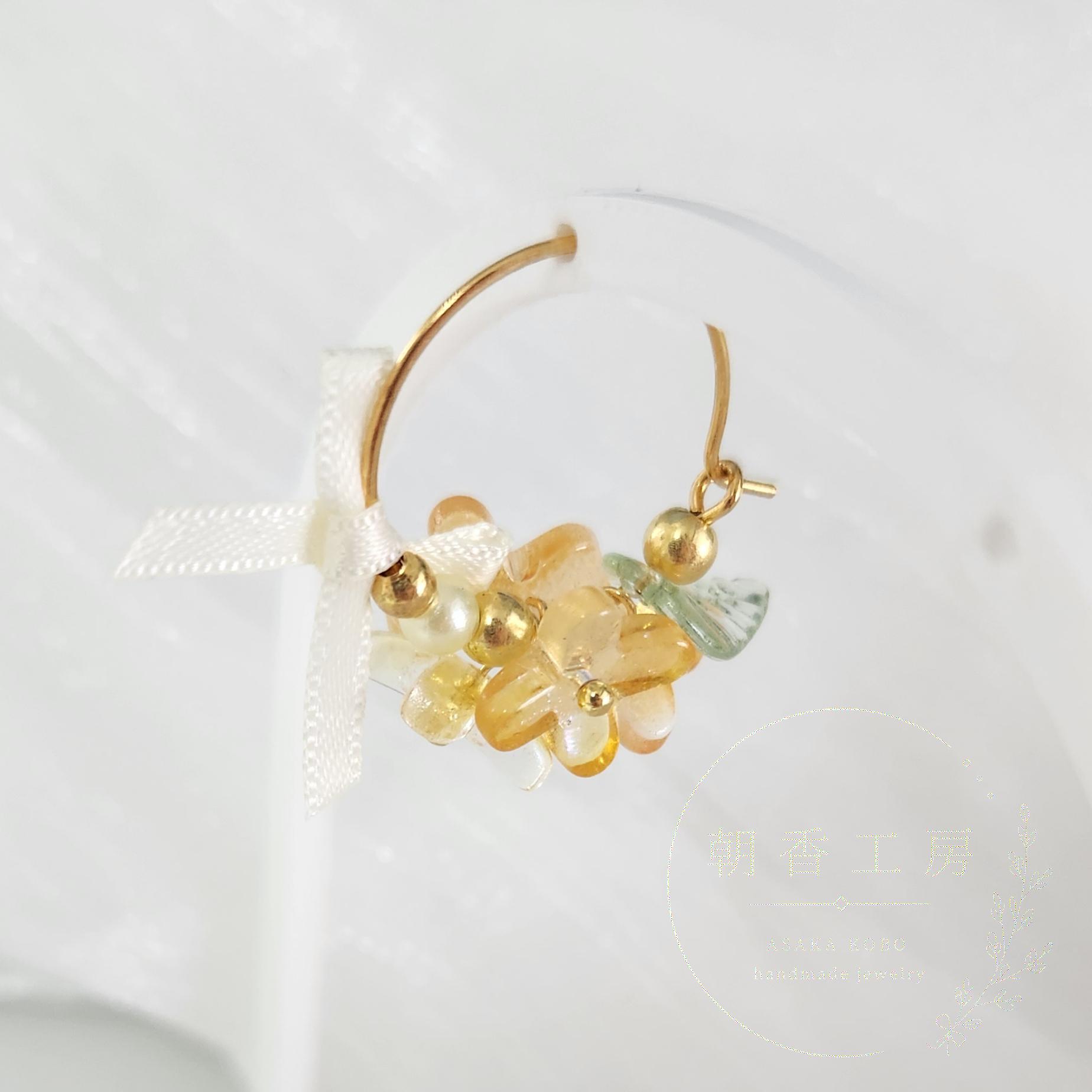 金木犀とリボンのフープピアス｜秋色アクセサリー | 2枚目